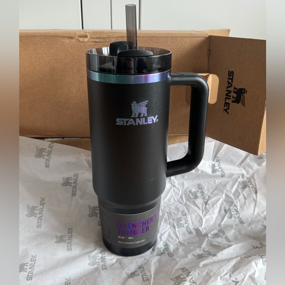 Stanley Black Chroma 30oz Quencher